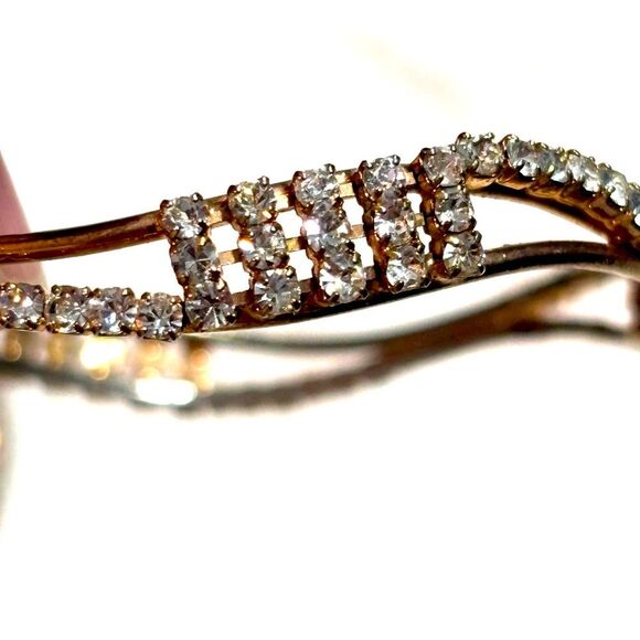 Pair of Gold Tone Bangle Bracelet Rhinestones Jeweled Shiny Sparkle Set of 2 - Picture 5 of 11